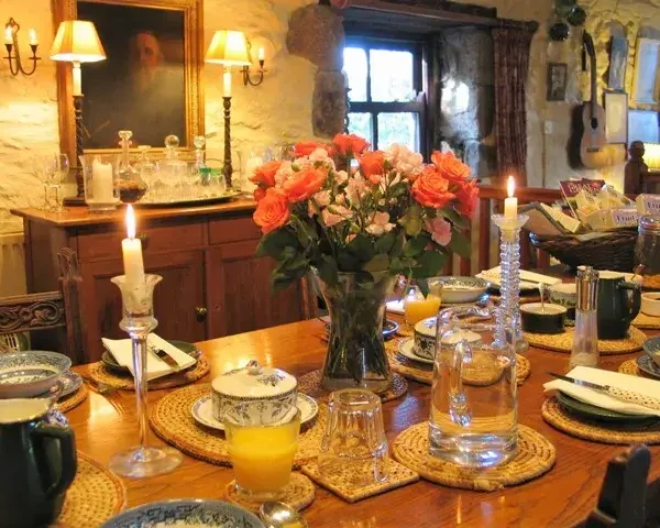 17th Centuary barn Sub tropical gardensbreakfast room 600x480 - 17th Century Barn