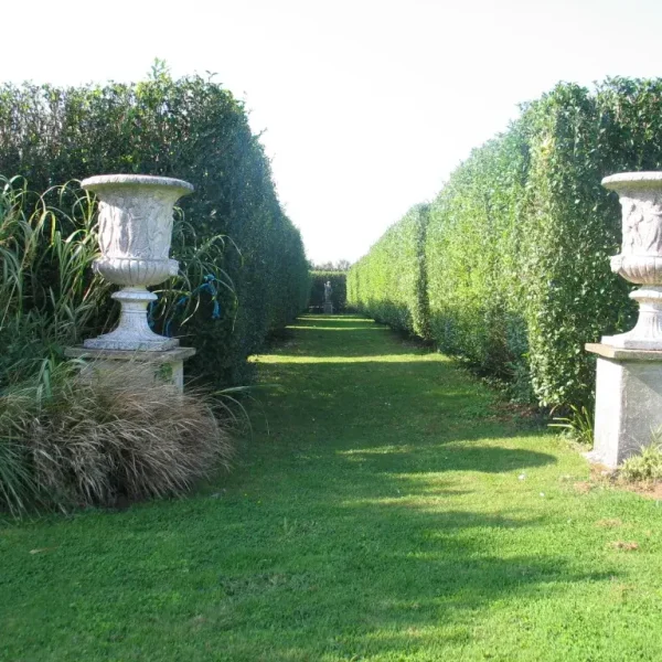 17th Centuary barn Sub tropical gardensitalian garden 2 600x600 - 17th Century Barn