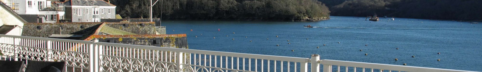 Bishop House28BA490F F626 4D23 A6BF C3100B4DE065 1 201 a 2000x300 - Beach House