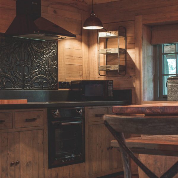 Luxury HomesteadDD7C511A 1054 4009 B4F1 0DD9E77F81CF 1 201 a 600x600 - Luxury Homestead