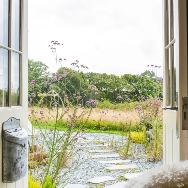 Luxury Homesteadd01136 a5ac6a248ec149e5a75c40ab5144150emv2 d 5122 3415 s 4 2 600x600 - Luxury Homestead