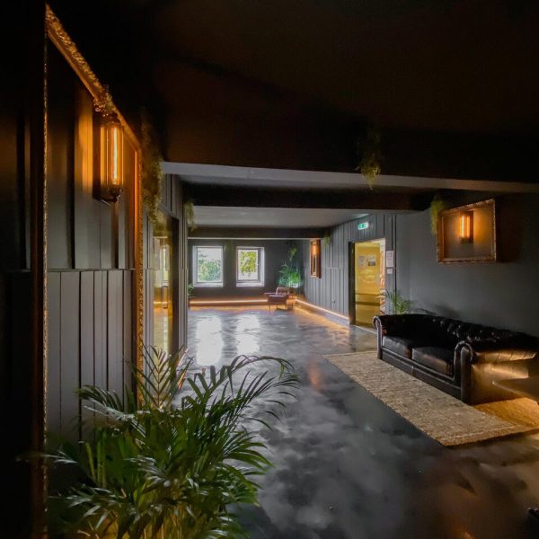 River StudiosNewly decorated River Room 600x600 - River Studios