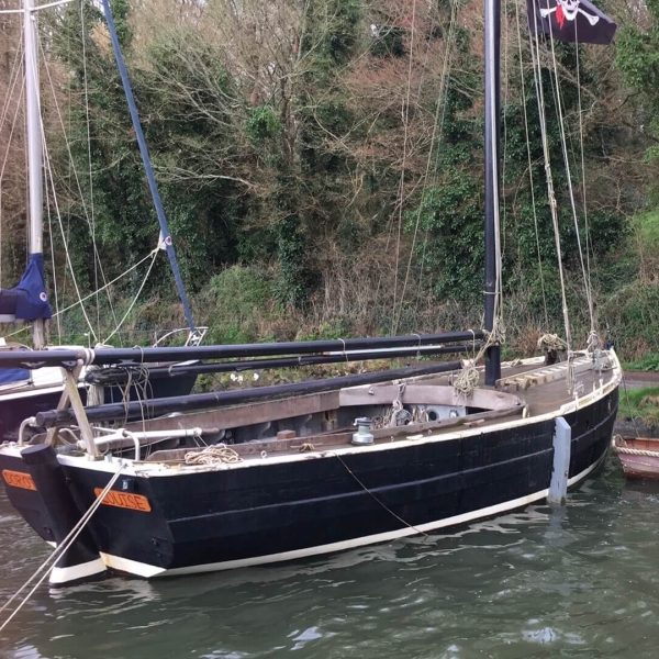 Tradional Wooden Boats81DB689D A623 45D3 BDFE 755B29E70A4C 600x600 - 4 Traditional Boats