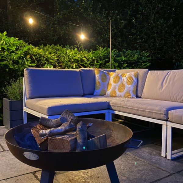 Cinematic Manor House1A3D9FFC 78A8 489E B041 D16FB7AFE4FA 1 201 a 600x600 - Cinematic Manor House