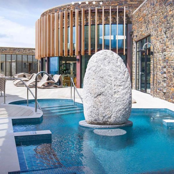 Iconic Hotel 19E62733 8945 4530 8427 251FA08123EA 1 201 a 600x600 - Iconic Clifftop Hotel