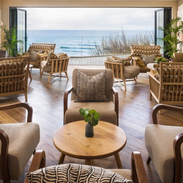 744EEFE9 376F 4E11 8D77 4B8A7CD38B94 1 201 a 600x600 - Hotel On The Beach