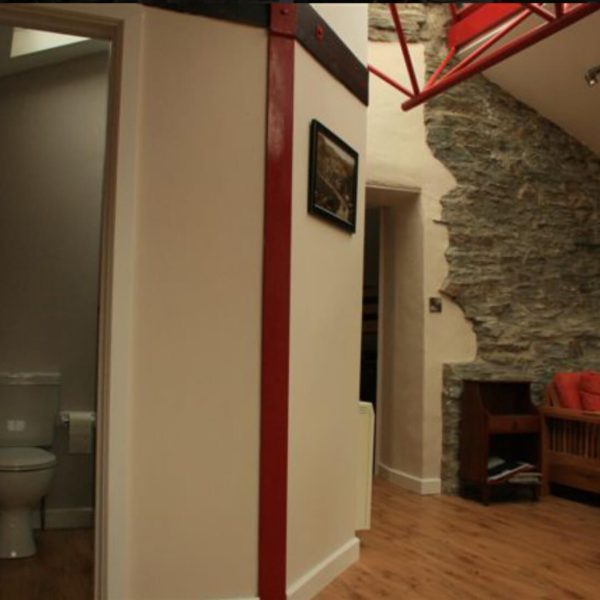 Boat House 398BB00C F612 41FA B89E 9A2E8B73F4D6 1 201 a 600x600 - Boat House