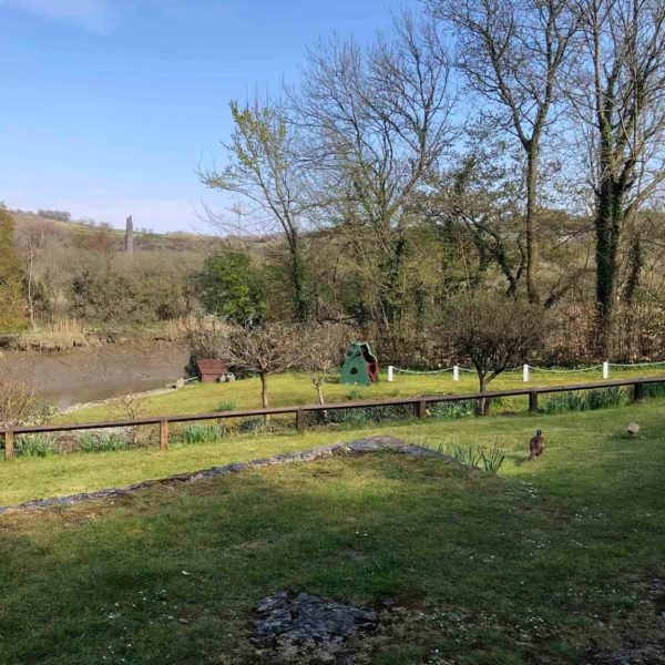 Boat House 728D202F F141 4A6A B32F C10AEAC59AB6 1 201 a 600x600 - Boat House