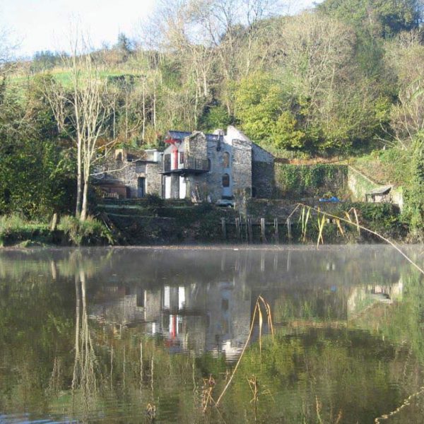 Boat House CABD9179 1F6B 4F3C 91D4 82DAA7FF4658 1 201 a 600x600 - Boat House