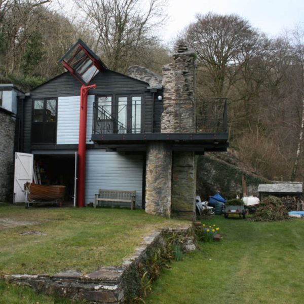 Boat House E9A3BA05 8CE2 41C8 B378 68B3BFCD0EEB 1 201 a 600x600 - Boat House