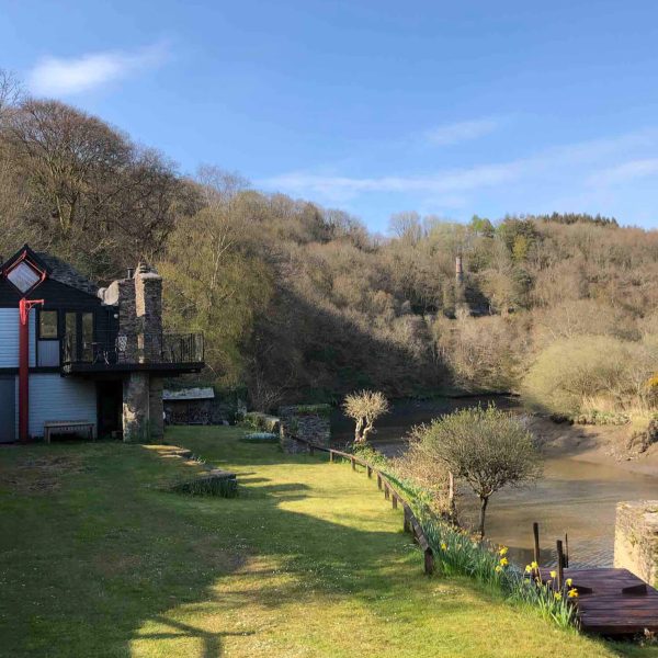 Boat House ED423007 C654 4FF5 9108 A7544FDE2FCC 1 201 a 600x600 - Boat House