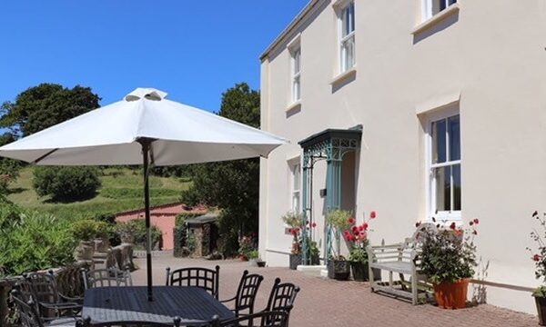 Combe Martin3B4144B5 E89A 4BCA B6C6 E8D3DFCCBC6B 4 5005 c 600x360 - Combe Martin Manor