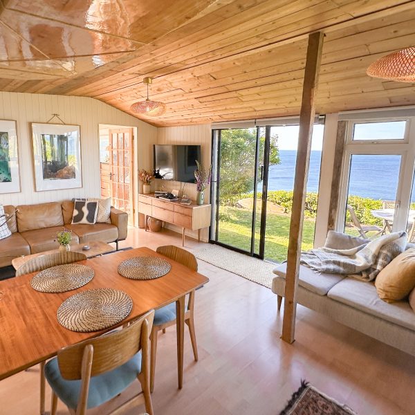 Clifftop ChaletIMG 9882 2 600x600 - Clifftop Chalet