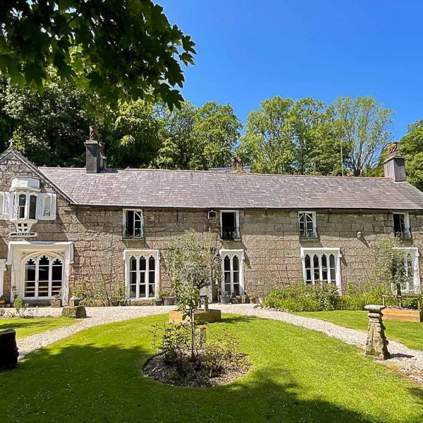 Historic Cornish Abbeybed breakfast cornwall st benets abbey 02 600x600 - Historic Cornish Abbey