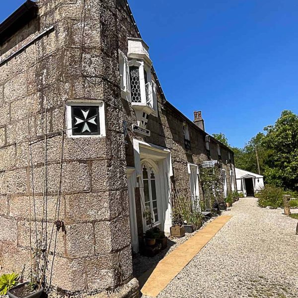 Historic Cornish Abbeybed breakfast cornwall st benets abbey 18 600x600 - Historic Cornish Abbey