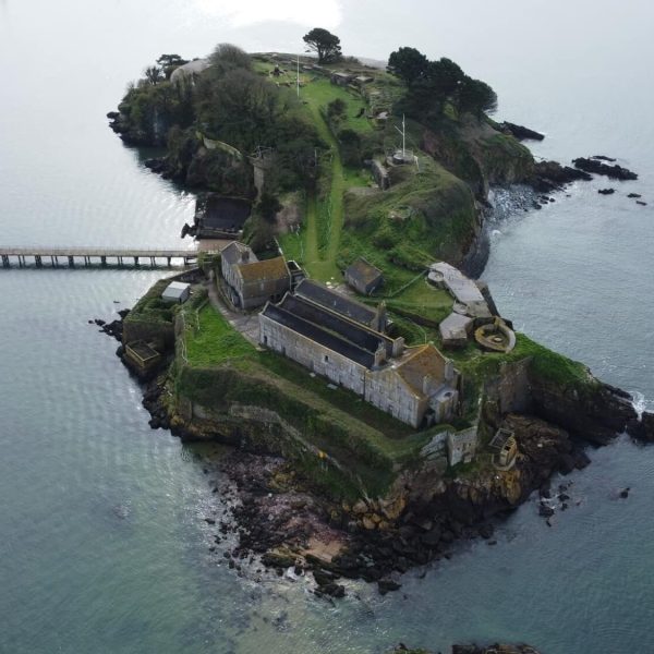 438806158 996784725780030 2630633409822517070 n 600x600 - Prison Island