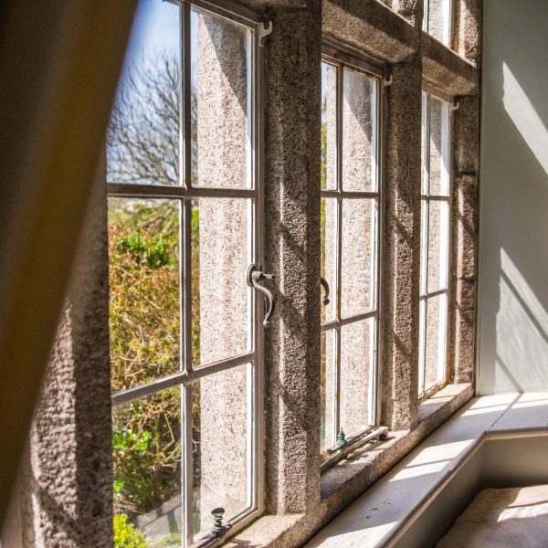 Flushing EstateF240056B 34FE 4AFA 97F3 3549B1AC67BD 600x600 - Flushing Estate