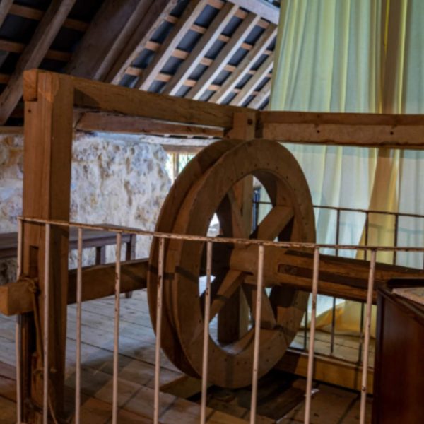 Mill HouseRenovated MillACA9F308 6140 434E 816E 7B264512E601 1 105 c 600x600 - Mill House