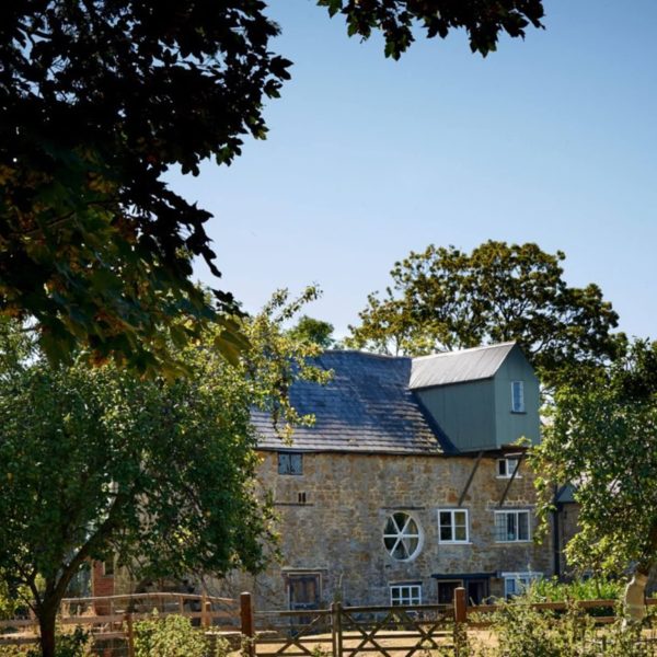 Mill HouseRenovated MillC7704483 6BCA 43A2 99CA F769FD3542E9 1 105 c 600x600 - Mill House