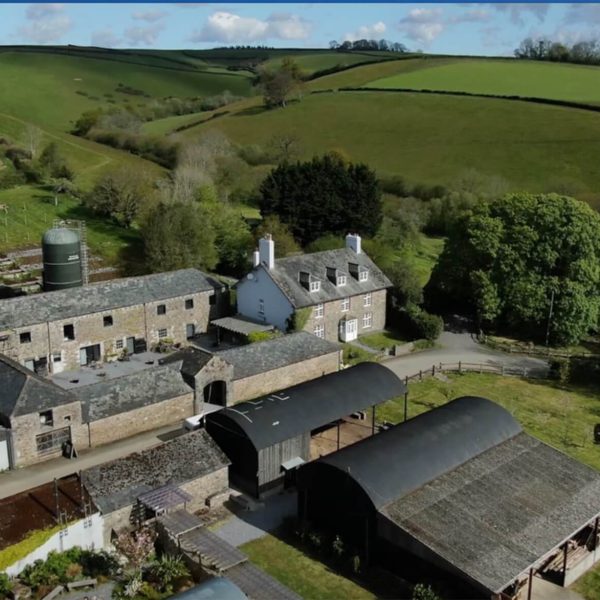 Devon Country Retreat378C2F8A 6D24 44A8 AD04 A486E884B98D 1 105 c 600x600 - Devon Country Retreat