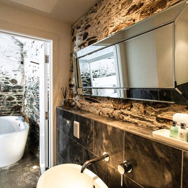 Devon Country Retreat7F34CC6B D92F 45E9 B3B6 60DDD7672714 1 201 a 600x600 - Devon Country Retreat