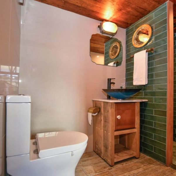 Quay Boat HouseF14E642B 73D3 4CBB A720 758AA6E9CD98 1 201 a 600x600 - Quay Boathouse