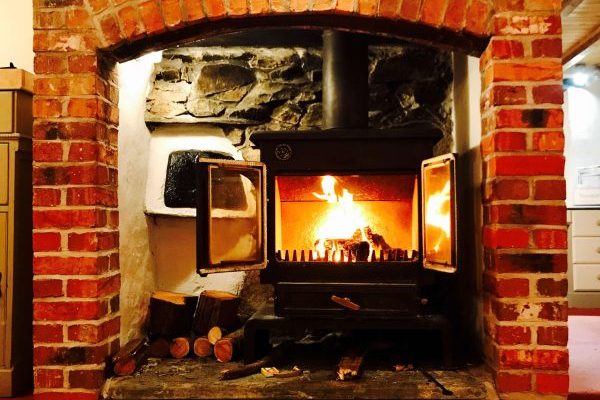 Vale CottageIMG 6783 600x600 1 600x400 - Stormy weather? The perfect backdrop.