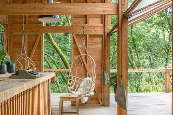 Wilderness Glamping955FA5D9 6633 4285 AAC1 E1CC1442E7C7 600x600 1 600x400 - Quirky Woodland Locations for Film & Photo Shoots